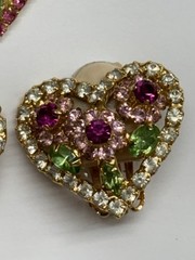 vintage Dorothy Bauer jewelry set heart-shaped pink, green, and white