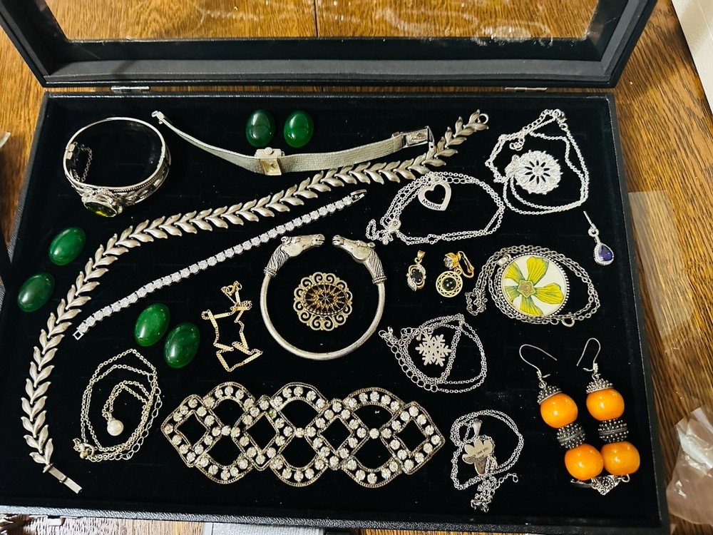 Lot Of 20+ Vintage Costume Jewelry Whiting Davis Bulova Loose Stones & More