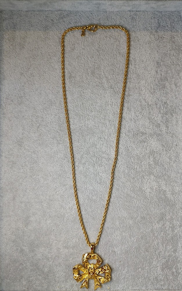 Vintage Burberrys Chain with Vintage Burberrys Ribbon with Flowers Bow Pendent