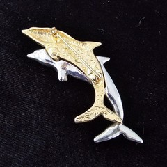 Vtg Nautical Jewelry Lot of 3 Shell Bracelet 2 Tone Lighthouse Dolphin Brooch