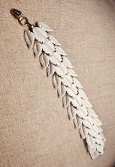 Vintage White Lucite Leaf Link Articulated Bracelet 3 Row ~ 7.25”
