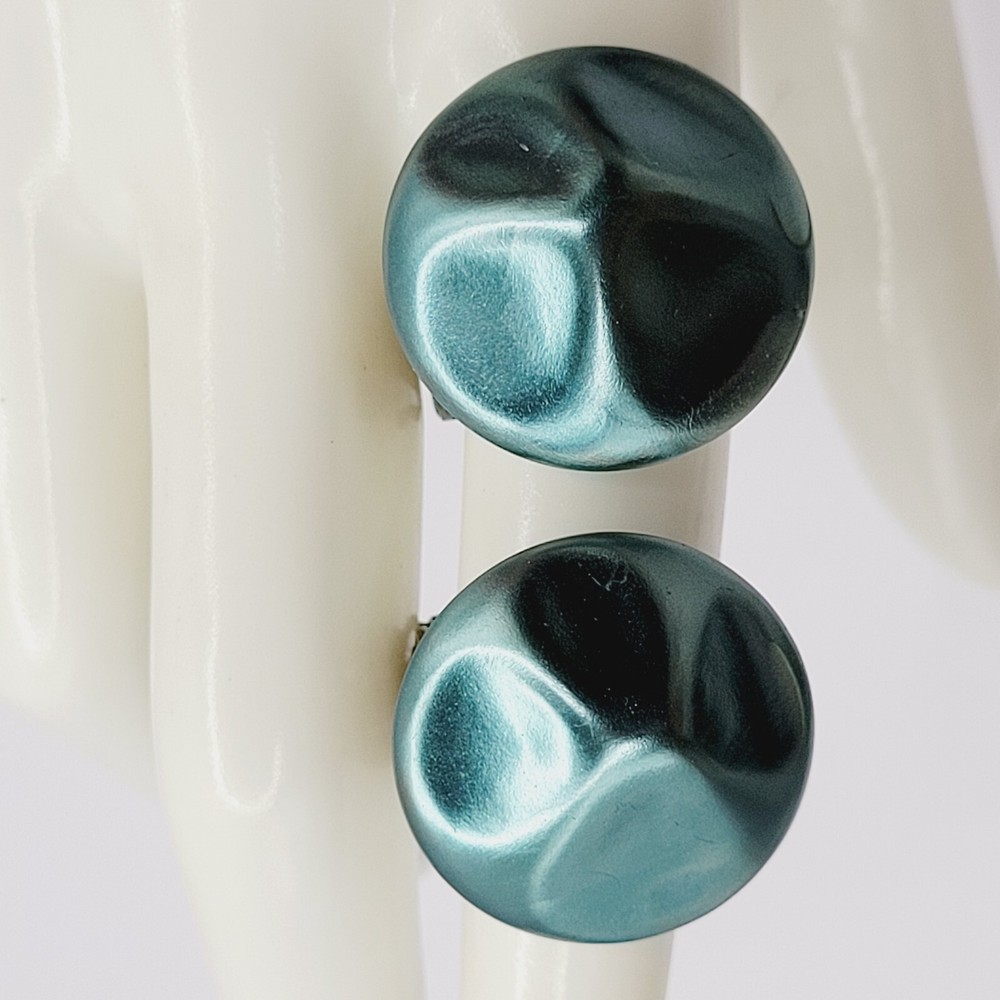 Green Blue Almost Metallic Color Dimpled Puckered Round Vintage Clip On Earrings
