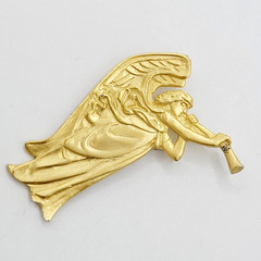 Glorious Figural Trumpeting Angel Gold Tone Hallmarked 1989 Vintage Brooch Pin