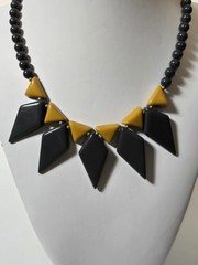 ⚡ “Electric Geometry” – 1980s Chunky Statement Necklace – Mustard Yellow &…