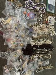 250 vintage to now lot wearable craft necklace earrings brooch jewelry 15 pounds