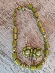 Vintage Lime Green Lucite Necklace Clip Earrings Set Rhinestone Spacer 16″ #450
