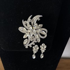 Vintage Eisenberg Ice Rhinestone Brooch Clip Earrings Set WITH BOX Jewelry