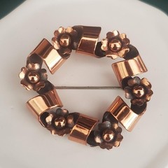 Renoir Copper Colored Twisted Ribbon & Flower Garland Brooch Pin Vintage Signed