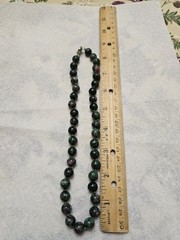 Modern Necklace stone green Beaded Collar Beads Pre Owned Condition Unique