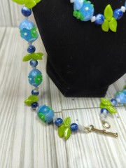 VTG Hong Kong costume jewelry necklace, specifically recognized by its clasp…
