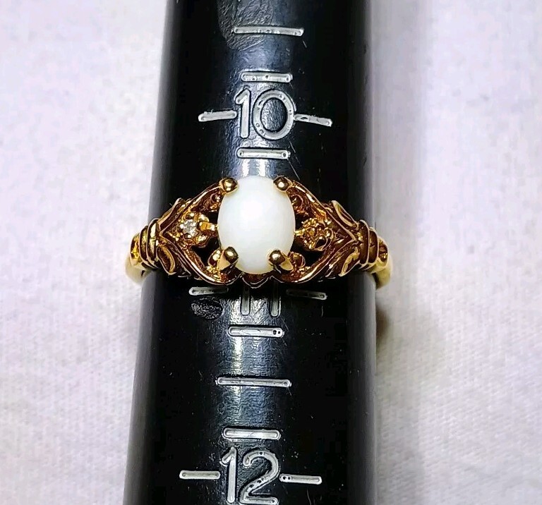 Vintage 14K HGE Lind Ring Gold White Stone