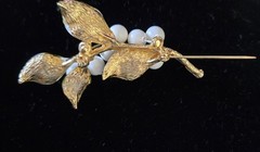 Vintage Mistletoe Brooch Green Enamel White Berry Christmas Holiday Gold Tone…