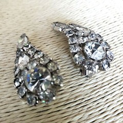 La Roco LaRoco Clear Rhinestone Clip Icy Earrings Paisley Teardrop Signed VTG