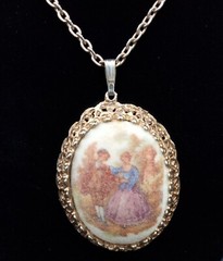 Pendant Necklace Brooch Set Vintage Germany Courting Scene 21 In Gold Tone Chain