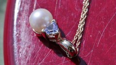 14k yellow gold pendant 6.7mm Akoya cultured pearl 0.24ct tanzanite 1.75g