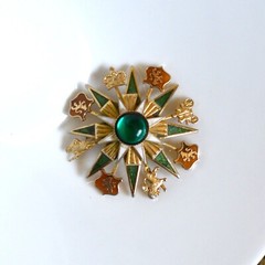 Vtg Heraldic brooch coats of arms & crowns Gold tone metal alloy enamel crystal