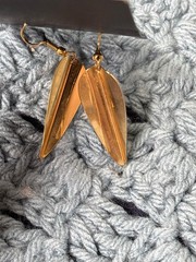 Vintage Goldtone Leaf Dangle 1.5. inches