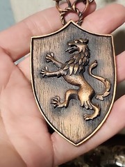 Vintage TRIFARI Lion Crest/Medallion Copper Tone Pendant Necklace 32 In