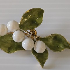 Vintage Mistletoe Brooch Green Enamel White Berry Christmas Holiday Gold Tone…