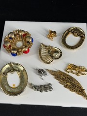 Vintage Brooch Lot Gold Tone Rhinestone Animals Heart Cameo Mixed Pins