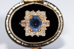 Vintage Circa 1980s 18k Gold Natural Diamond And Oval Cut Sapphire Ring