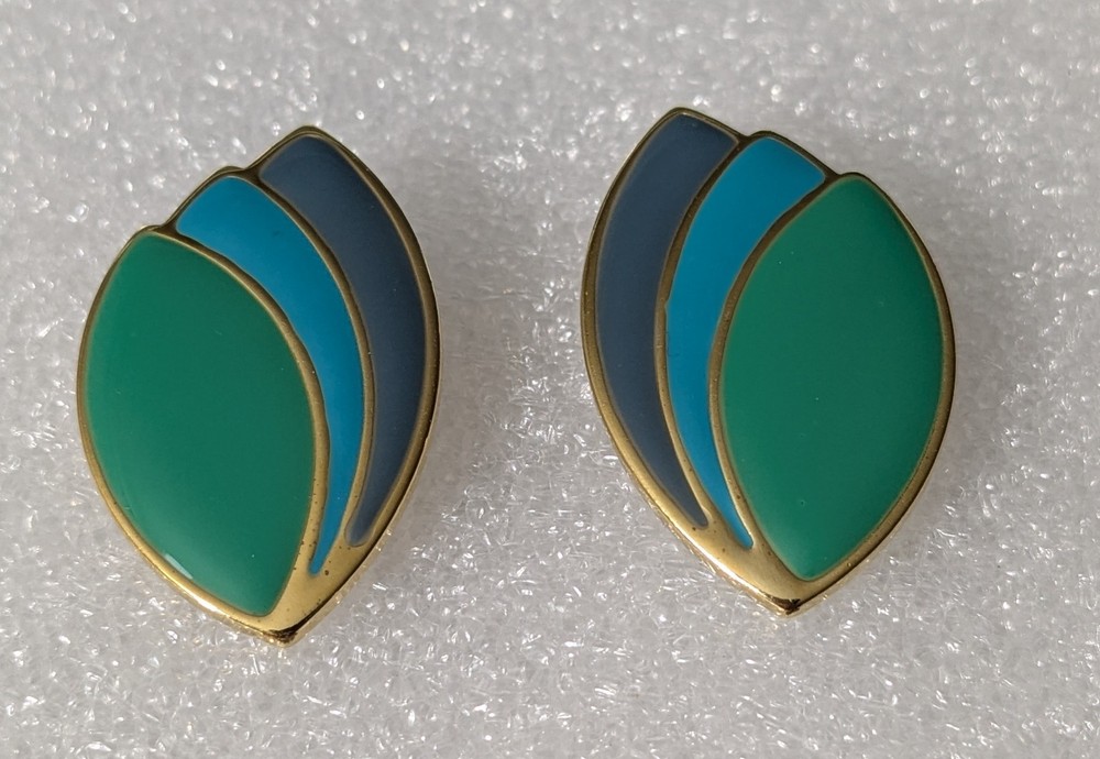 Avon “Paradise Colors” 1987 Enameled 3 Leaf Green & Blue Gold Tone Studs B29