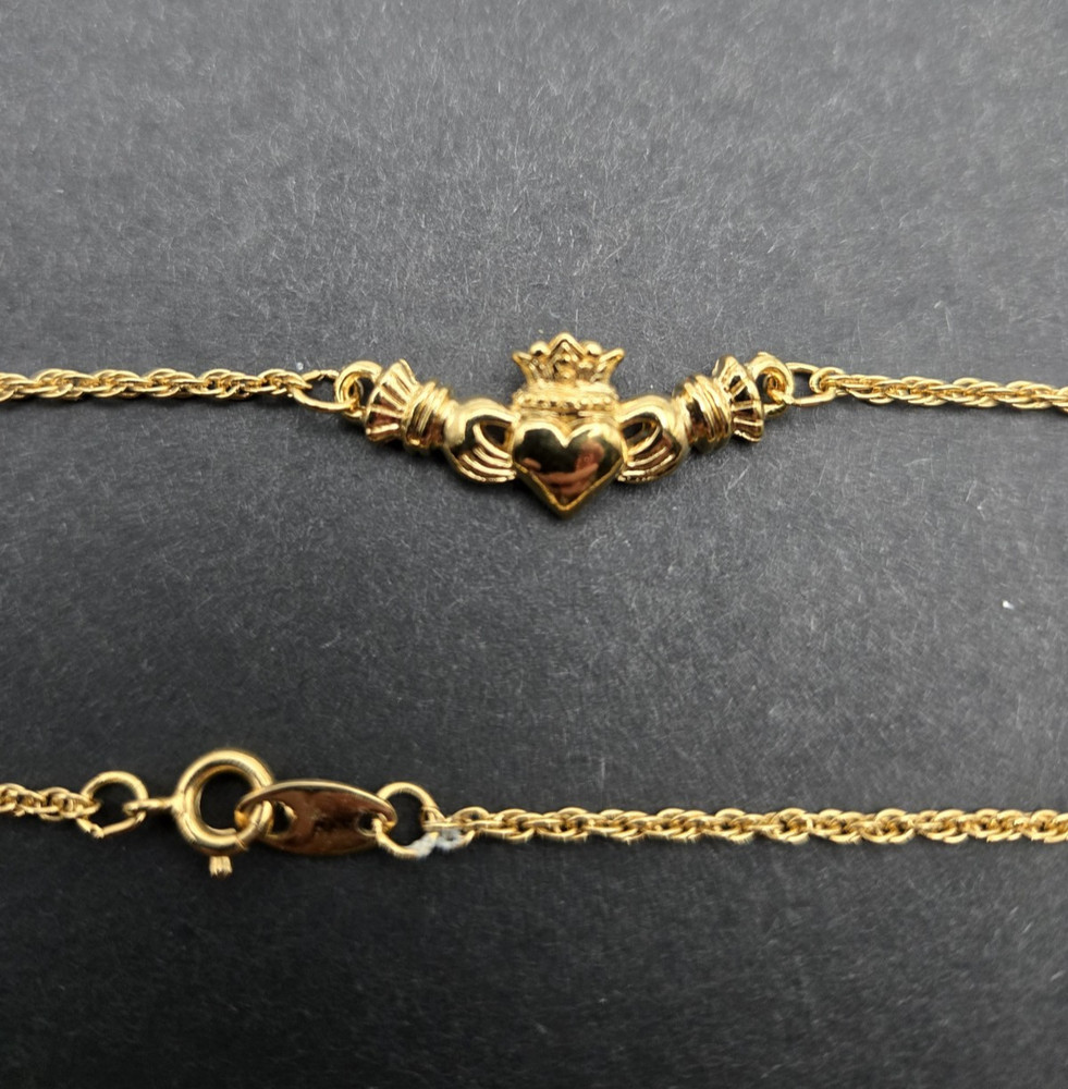 Vtg Avon Gold-Tone Claddagh Chain Link Bracelet 8.5″