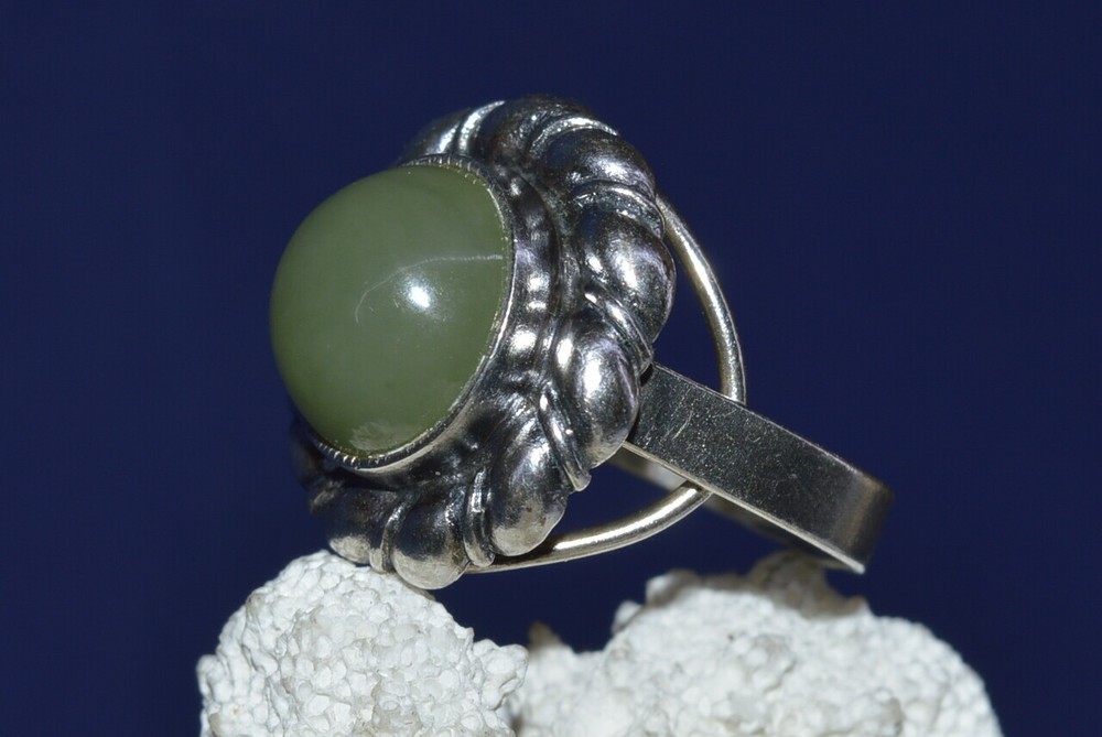 RING VTG Ukrainian russian STERLING SILVER 925 Genuine Green Nephrite Nephritis