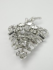 HIGH END Clear Glass Rhinestone 3D Effect Statement Brooch 4″ Unsigned Designer