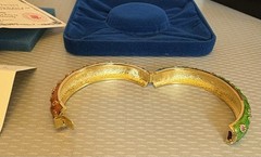 Jackie Kennedy JBK Camrose Kross Enamel Jeweled Hinged Bangle Bracelet Box COA