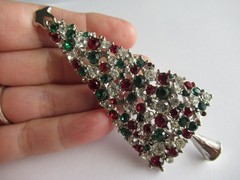 Vintage Rhinestone Christmas Tree brooch pin Large