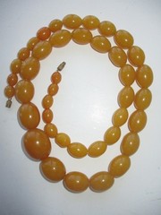 vintage Butterscotch BAKELITE Catalin 110 grams Necklace extra long 29″ TESTED