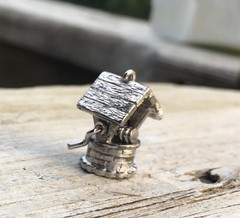 3419 Wishing Well Charm Pendant Silver 3D Dangle Style