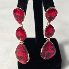 Bijoux Bar Red Crystal Dangle Three-Tiered Red Teardrop Crystals Gold Setting