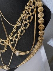 WOW Nice Versatile Vintage/Now Gold Tone Jewelry lot Some Signed