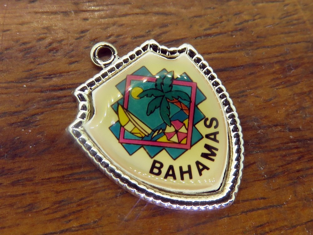 Vintage sterling silver BAHAMAS CARIBBEAN ISLAND BEACH TRAVEL SHIELD charm 17-38
