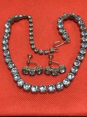 VTG BEAUTIFUL SKY BLUE RHINESTONES NECKLACE, SCREW BACK EARRINGS SET SILVER TONE