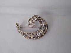 Vintage Pin Brooch Clear Rhinestone Classic Silver Toned Jewelry