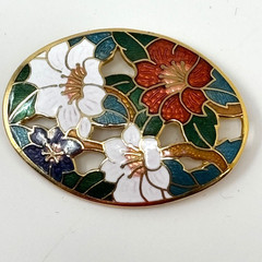 Vintage Cloisonne Oval Brooch Pin Gold Tone Red White Blue Green Floral No Brand