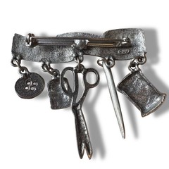 Vintage Sewing Machine Brooch Lot JJ AJC Clotilde Quilting Scissors Thimble 6Pcs