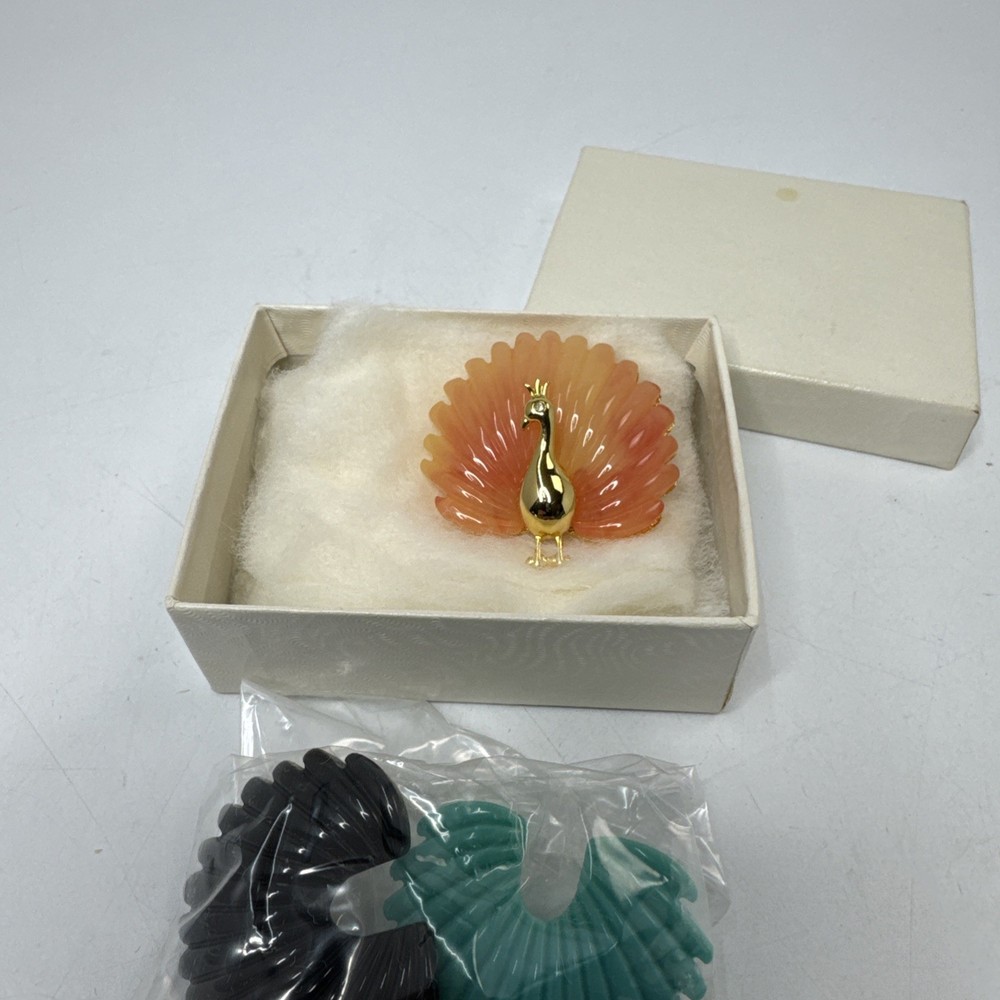 Vintage Lucite Peacock Brooch Pink Unsigned Hattie Carnegie Peach Sherbet