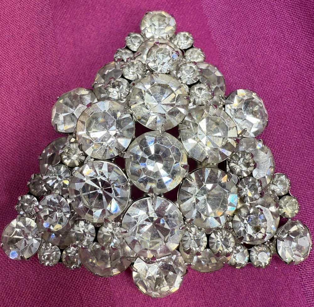 Dazzling Huge Juliana, D & E Sparkly Clear Rhinestones Brooch