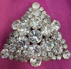 Dazzling Huge Juliana, D & E Sparkly Clear Rhinestones Brooch