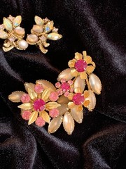 vtg clip on earrings lot +brooch