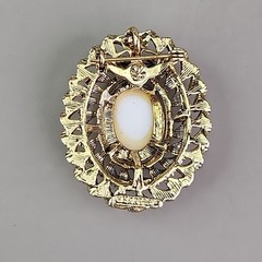 Vintage Cameo Brooch Pendant Lady Portrait Oval Gold Tone Textured Domed 1.5″