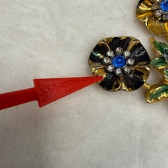 Vintage Pot Metal Enamel Rhinestone Flower Brooch Gold Tone READ