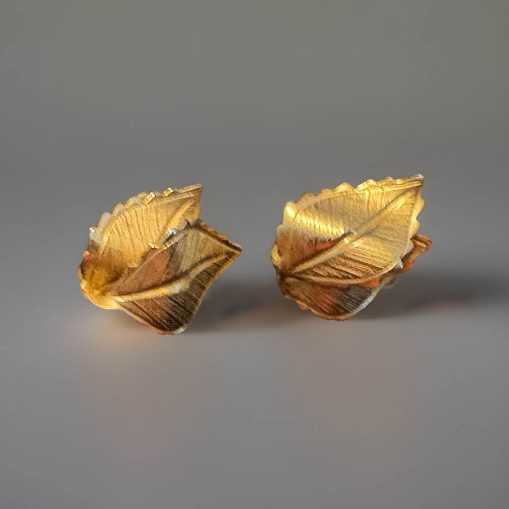 Vtg 50s Signed GIOVANNI Goldtone Textured DOUBLE LEAVES Shape Clip-On Earrings