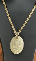 Lovely Vintage MEDICI Signed Pictured Lady Pendant Gold Tone Chain Necklace