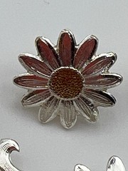 Vintage Goldtone and Silvertone Flower Necklace/Earrings Set