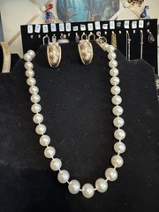 Vintage Faux Pearl Jewelry Set 16” Necklace Gold Tone Earrings Bracelet